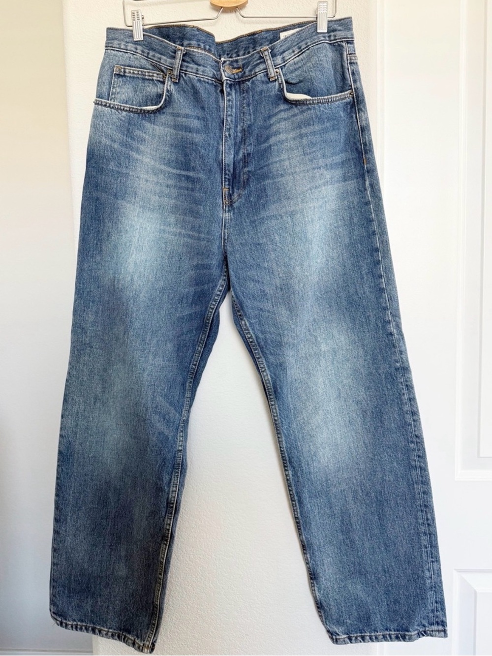 Zara High Rise Straight Leg Jeans Size 12 Medium Blue Wash -EUC - Picture 2 of 9